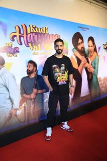 Angad Bedi snapped at the premiere of Kudi Haryane Val Di