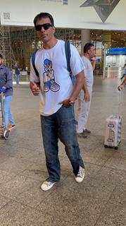 Sonu Sood snapped at the airport