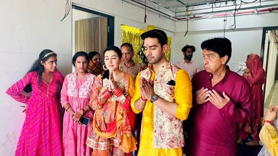 Rohit Purohit and his wife Sheena Bajaj's housewarming pooja inside photos