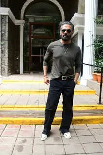 Suniel Shetty snapped in Khar