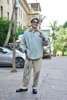 Vijay Varma snapped promoting upcoming series Mirzapur 3