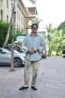 Vijay Varma snapped promoting upcoming series Mirzapur 3