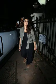 Janhvi Kapoor snapped at Arjun Kapoor's Birthday Bash