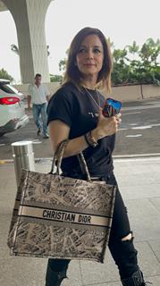 Sussanne Khan snapped at the airport