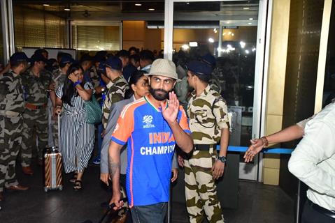 Ravindra Jadeja snapped at the Mumbai Airport