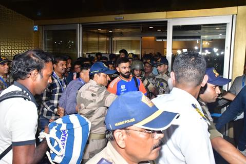 Virat Kohli snapped at the Mumbai Airport