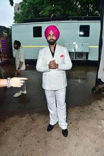 Ammy Virk snapped promoting their upcoming film Bad Newz on the sets of superstar singer 3