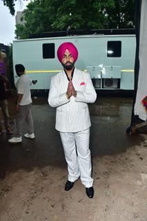 Ammy Virk snapped promoting their upcoming film Bad Newz on the sets of superstar singer 3