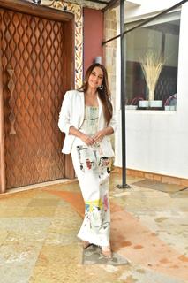 Sonakshi Sinha snapped promoting their film Kakuda