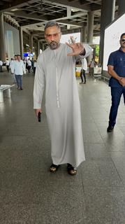 Yo Yo Honey Singh snapped at the airport