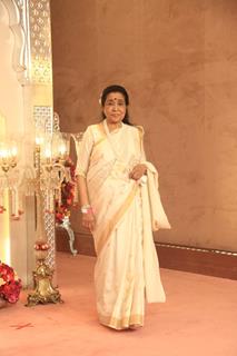 Asha Bhosle at Anant Ambani and Radhika Merchant's Wedding Ceremony