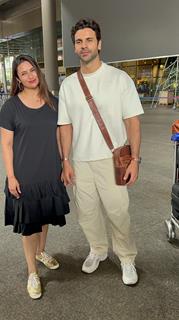 Divyanka Tripathi and Vivek Dahiya snapped at the airport