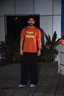 Veer Pahariya spotted at the airport