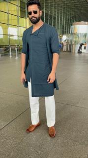 Vicky Kaushal spotted at the airport