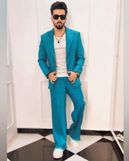 Dheeraj Dhoopar effortlessly masters fashion