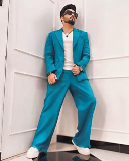 Dheeraj Dhoopar effortlessly masters fashion