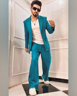 Dheeraj Dhoopar effortlessly masters fashion