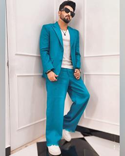 Dheeraj Dhoopar effortlessly masters fashion