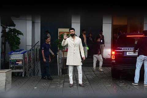 Vicky Kaushal snapped at the airport