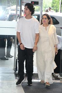 Celebs attend the prayer meet of Krishan Kumar’s daughter Tishaa Kumar