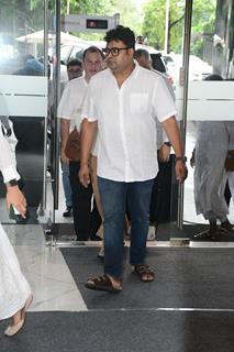 Celebs attend the prayer meet of Krishan Kumar’s daughter Tishaa Kumar