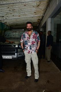 Sanjay Dutt snapped at Juhu