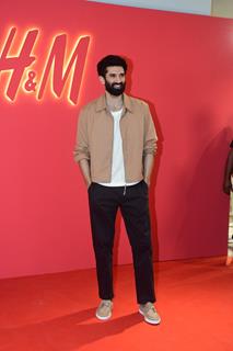 Aditya Roy Kapur snapped at H&M store launch in Bandra, Mumbai