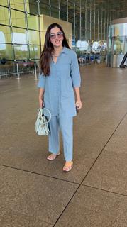 Gauahar Khan snapped at the airport