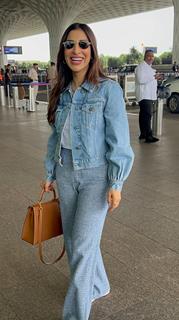 Sophie Choudry snapped at the airport