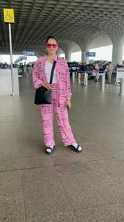 Isha Koppikar snapped at the airport