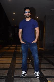 Varun Dhawan attend Dinesh Vijan's Birthday Party