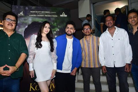 Aamir Khan, Salim Merchant, Sulaiman Merchant, Ashok Pandit, Raj Pandit and Zoya Afroz snapped at the special launch of Raj Pandit's Kooriye