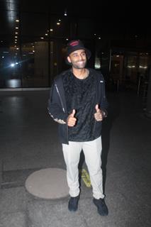 Suryakumar Yadav snapped at the airport