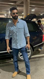 Vicky Kaushal snapped at the airport