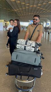 Chandrika Dixit  snapped at the airport