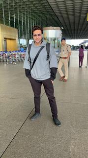 Shalin Bhanot gets clicked at the Mumbai airport 