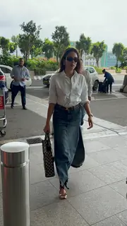 Mira Rajput Kapoor snapped at the airport