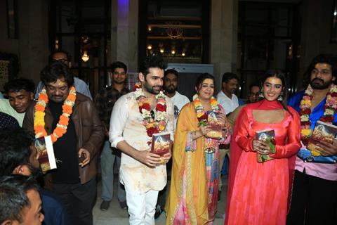 Charmy Kaur, Puri Jagannadh, Kavya Thapar and Ram Pothineni snapped at Siddhivinayak Temple