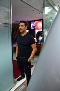 Akshay Kumar snapped promoting their upcoming film Khel Khel Mein