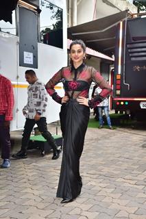 Taapsee Pannu snapped promoting Phir Aayi Hasseen Dillruba at Apka Apna Zakir Show