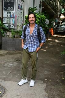 Dino Morea snapped in the city