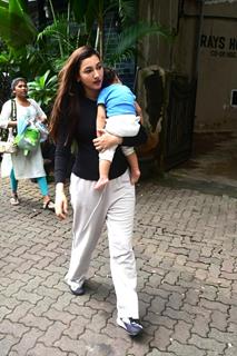 Gauahar Khan snapped in the city