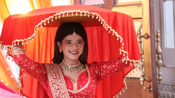 Samridhii Shukla celebration of Raksha Bandhan on set