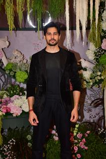 Sidharth Malhotra grace Eka Lakhani and Ravi Bhagchandka's engagement party