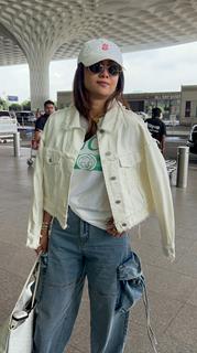 Shilpa Shetty snapped at the airport