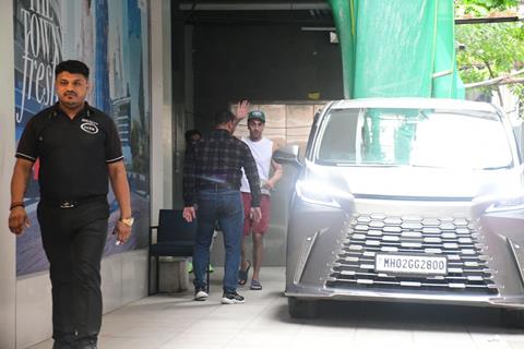 Ranbir Kapoor snapped in the city