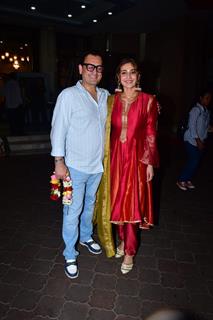 Dhvani Bhanushali and Vinod Bhanushali  visit ISKCON Temple, Juhu 