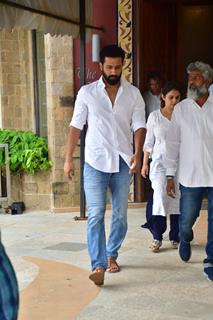 Vicky Kaushal attends prayer meet of late photographer Pradeep Bandekar