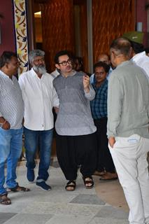 Aamir Khan attends prayer meet of late photographer Pradeep Bandekar