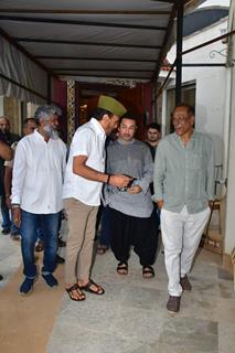 Aamir Khan and Jackie Shroff attends prayer meet of late photographer Pradeep Bandekar